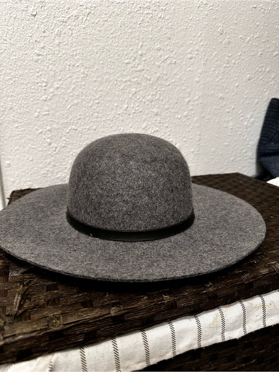 D&Y Accessories - D&Y Gray Wool Felt Wide Brim Hat with Black Band